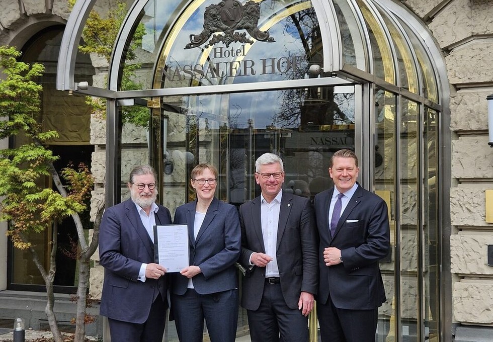 Baugenehmigung für Nassauer Hof erteilt: Aufstockung und Glaskuppel geplant Baugenehmigung für Nassauer Hof erteilt: Aufstockung und Glaskuppel geplant