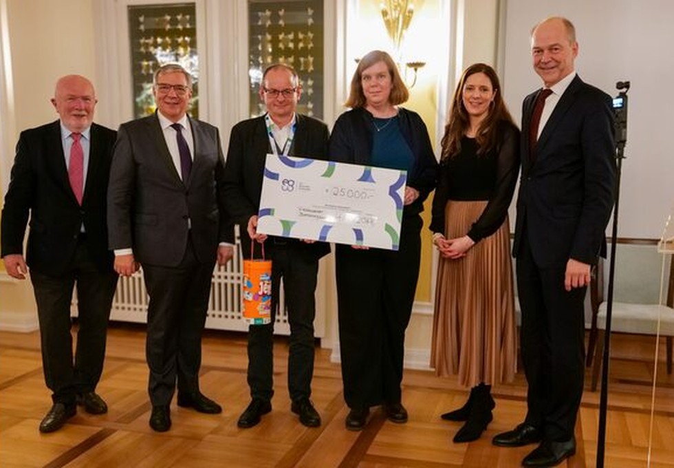 Wiesbaden zeichnet psychosoziale Beratungsstelle für Gehörlose mit 25.000 Euro aus Wiesbaden zeichnet psychosoziale Beratungsstelle für Gehörlose mit 25.000 Euro aus